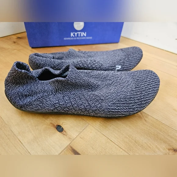 Kytin Parasole Slipper - Picture 2 of 5